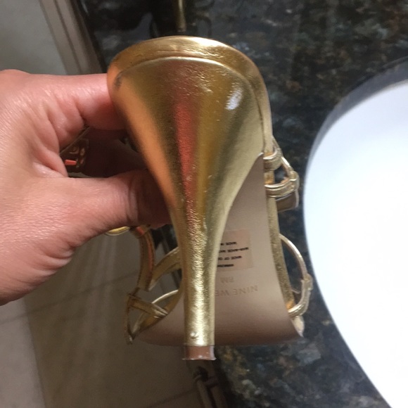 Not for sale                                                      Golden heels - Picture 7 of 8